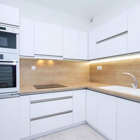 Apartment In Bratislava With Free Parking Екстериор снимка