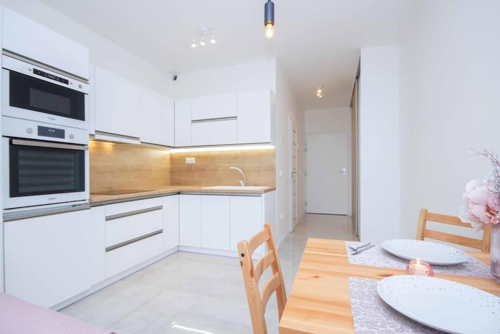 Apartment In Bratislava With Free Parking Екстериор снимка