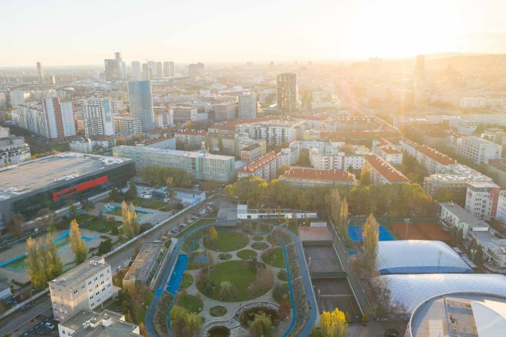 Apartment In Bratislava With Free Parking Екстериор снимка